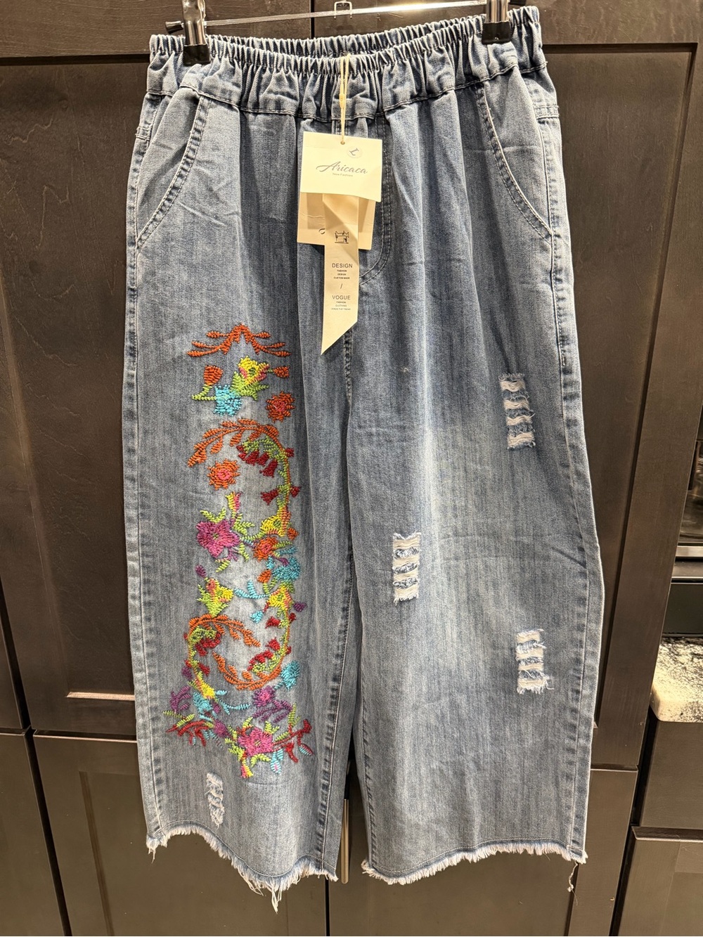 Women’s Aricaca Vintage Casual Cropped Embroidered Denim w/some distress jeans
